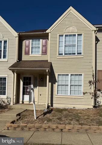$2,650 | 8702 Village Green Court, Alexandria, VA 22309