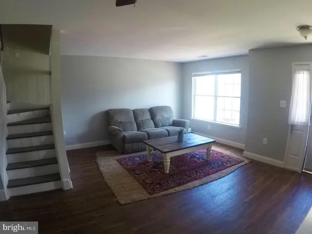 $2,650 | 8702 Village Green Court, Alexandria, VA 22309