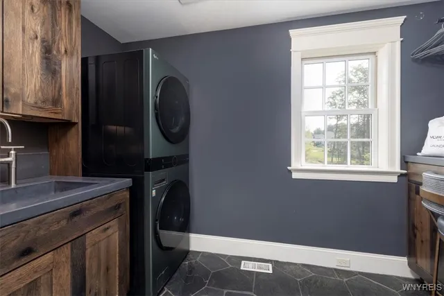 $1,450,000 | 21 Creekview Court, East Aurora, NY 14052