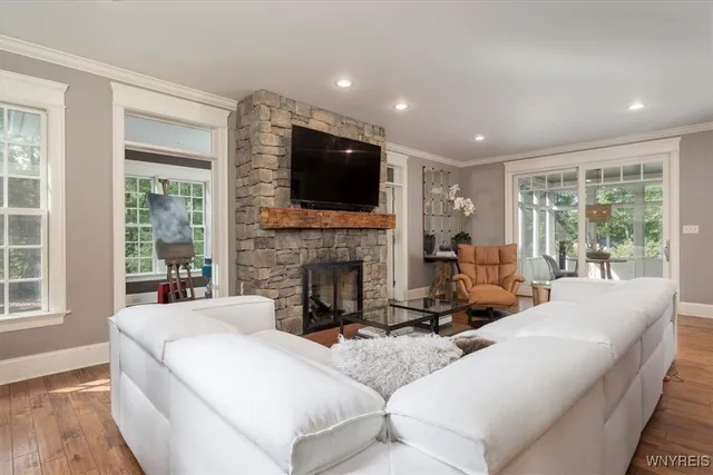 $1,450,000 | 21 Creekview Court, East Aurora, NY 14052