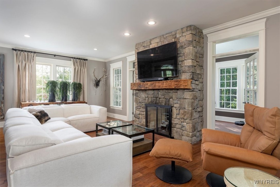 21 Creekview Court East Aurora, NY 14052 - Photo 4 of 50