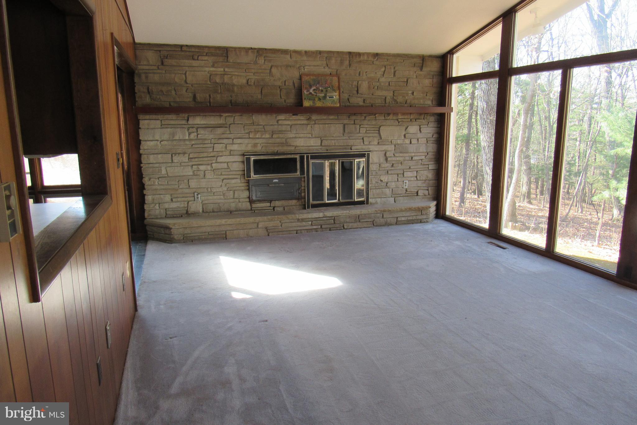 298 Grove Heights Road Berkeley Springs, WV 25411 - Photo 11 of 27 Family Room