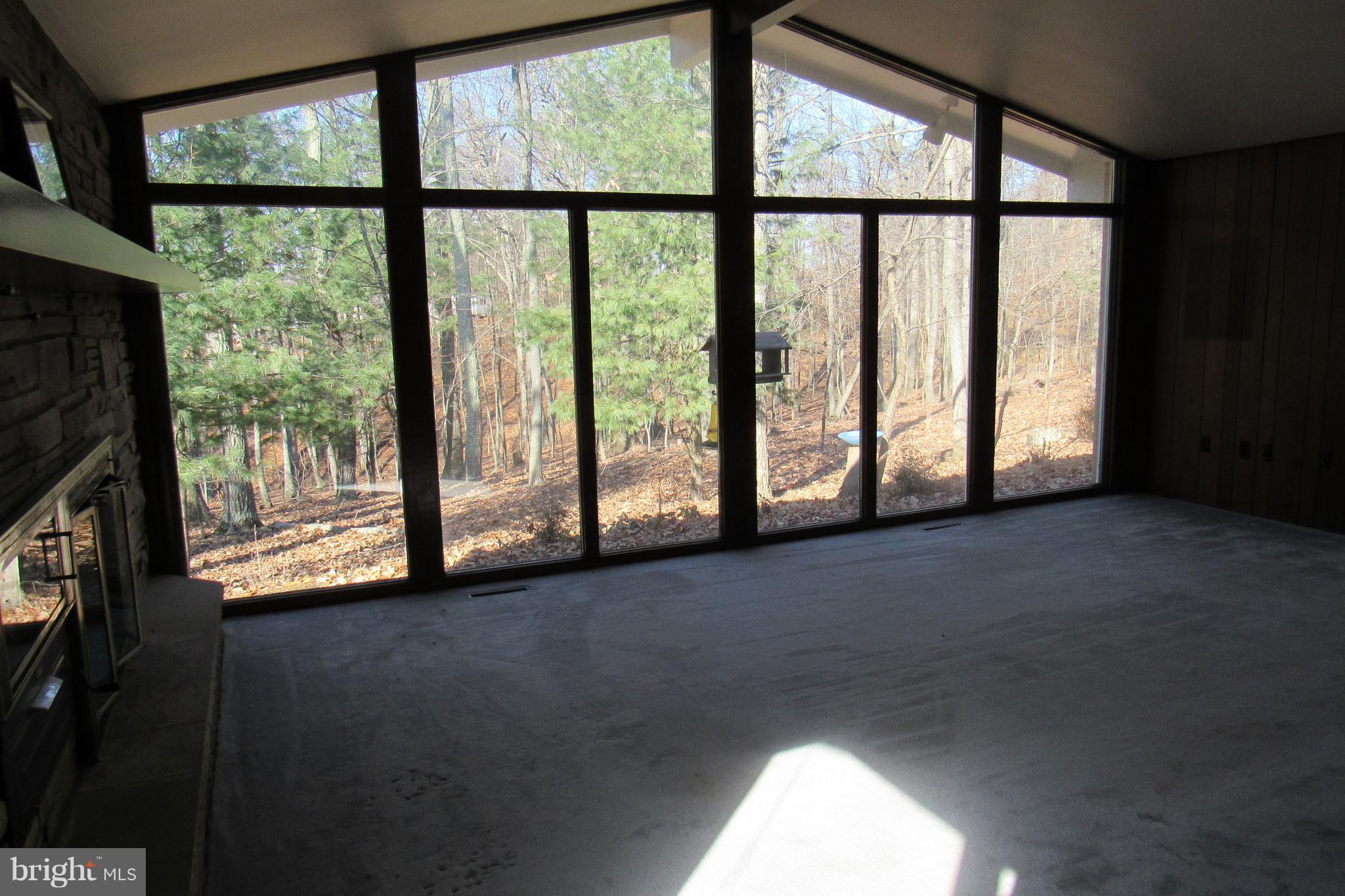 298 Grove Heights Road Berkeley Springs, WV 25411 - Photo 12 of 27 Family Room