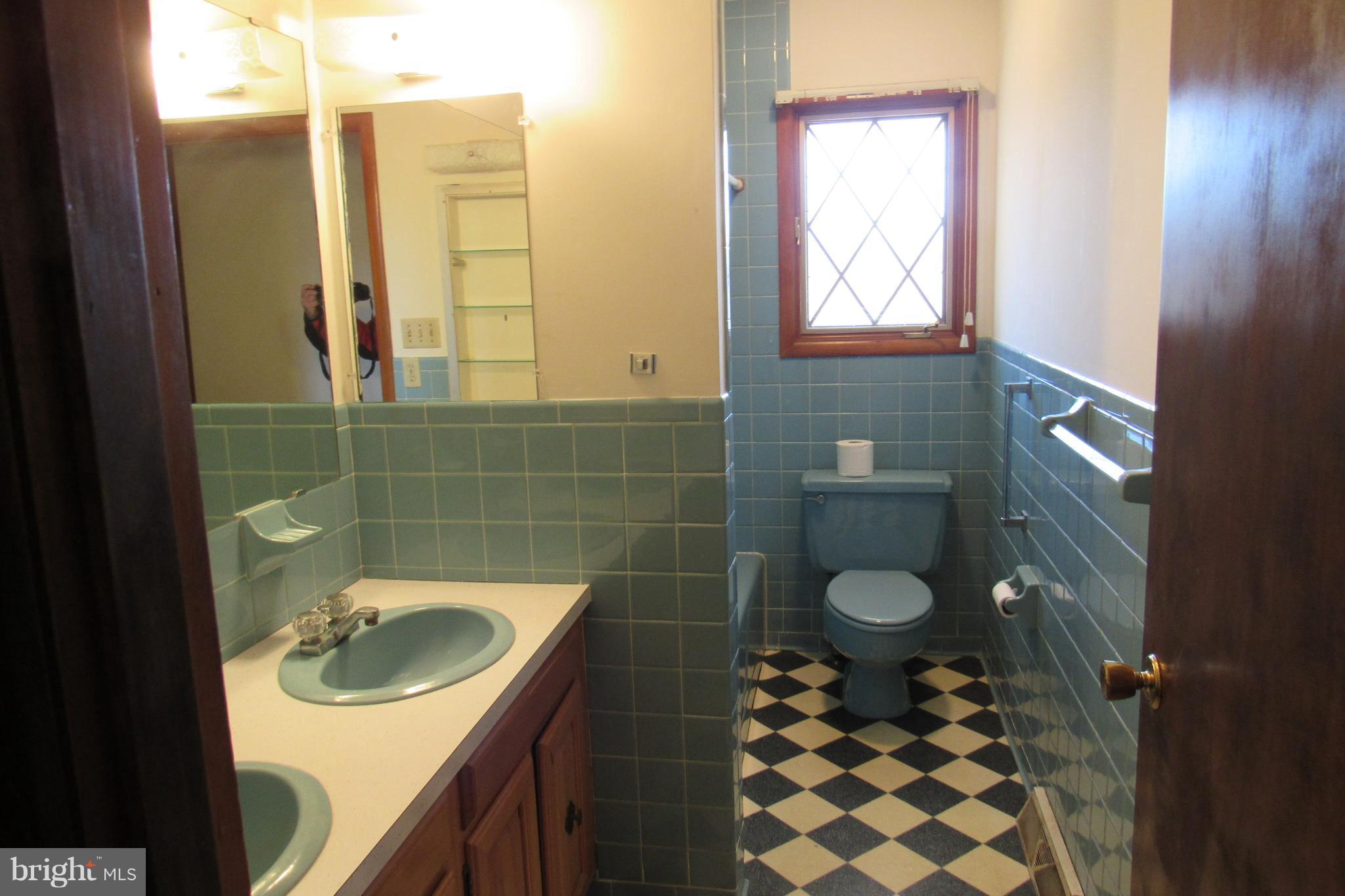298 Grove Heights Road Berkeley Springs, WV 25411 - Photo 17 of 27 Bath