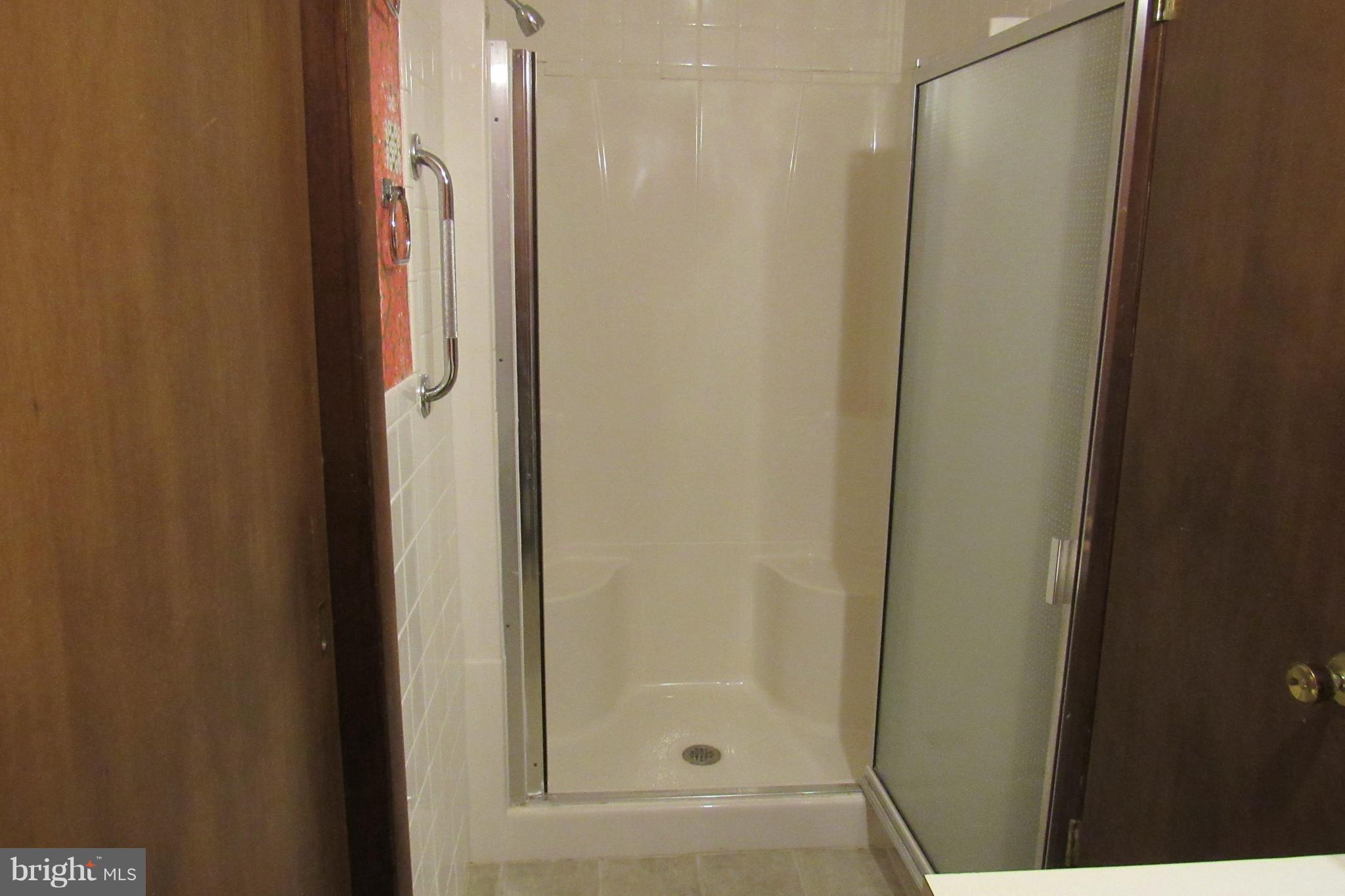 298 Grove Heights Road Berkeley Springs, WV 25411 - Photo 21 of 27 Bath (Master)
