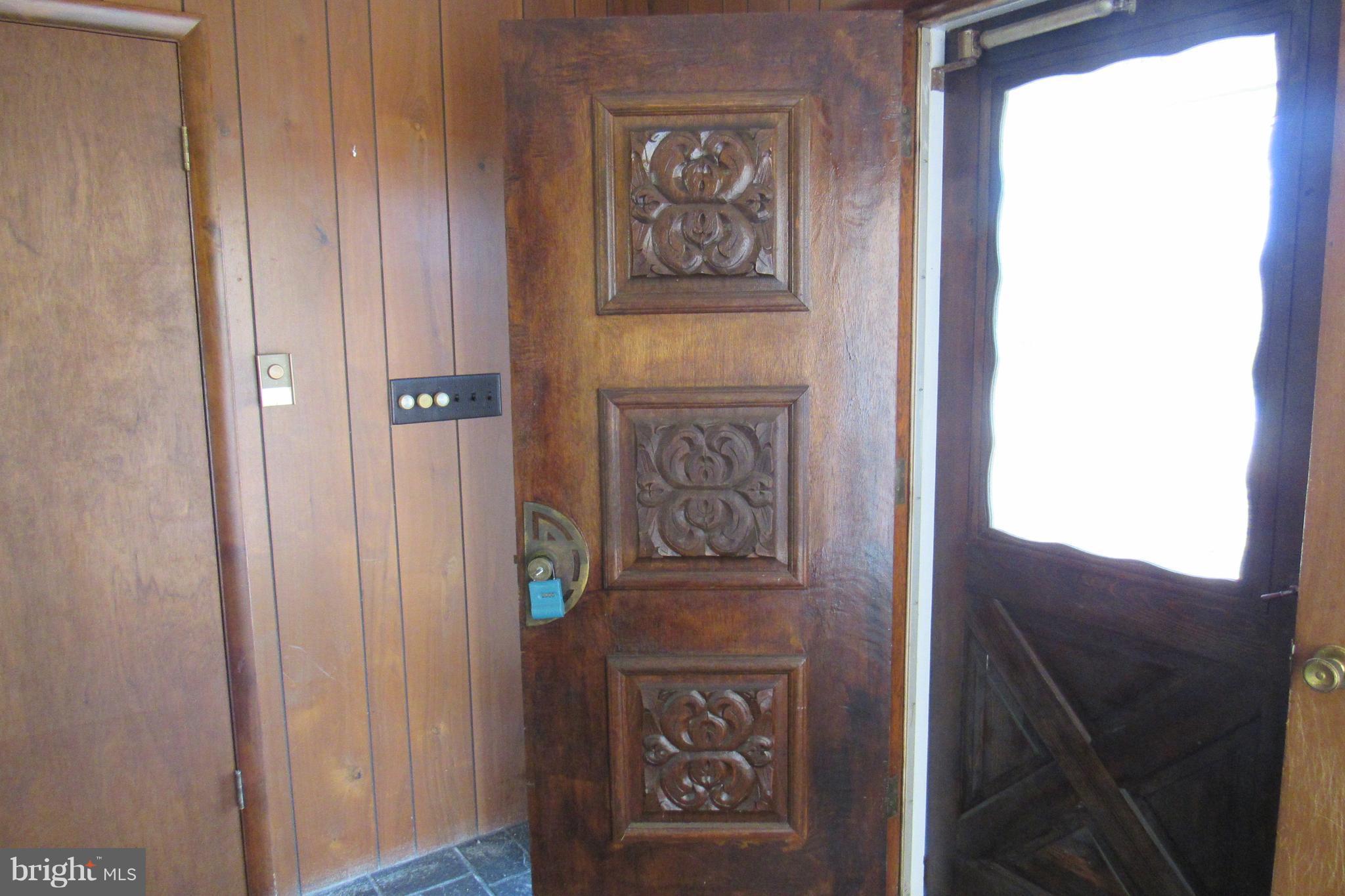 298 Grove Heights Road Berkeley Springs, WV 25411 - Photo 7 of 27 Interior (General)