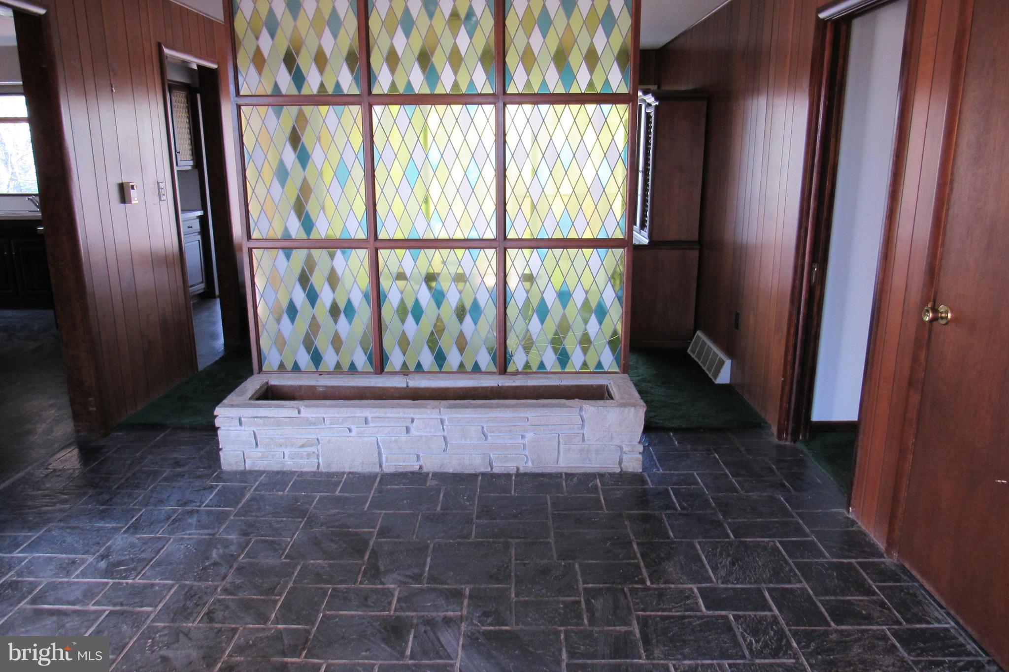 298 Grove Heights Road Berkeley Springs, WV 25411 - Photo 8 of 27 Interior (General)