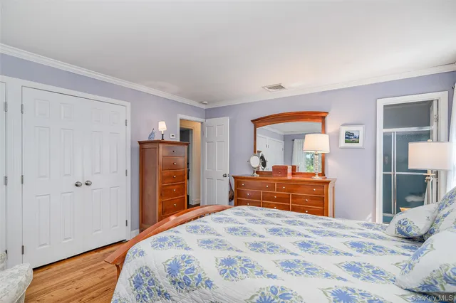 a picture of a building