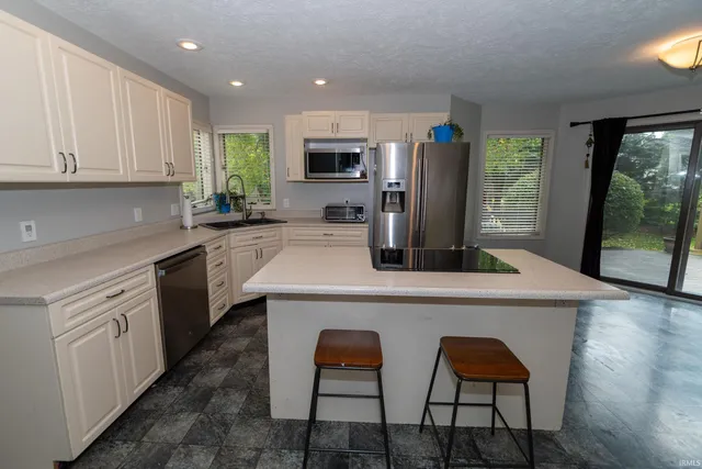 $412,500 | 14770 Fairfield Drive, Granger, IN 46530