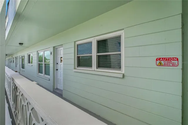 $155,000 | 2257 World Pkwy Boulevard West, Unit 61, Clearwater, FL 33763