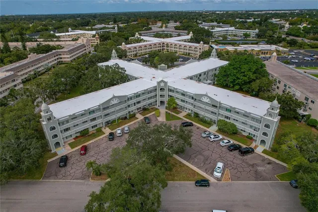 $155,000 | 2257 World Pkwy Boulevard West, Unit 61, Clearwater, FL 33763