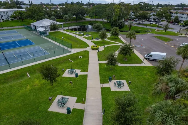 $155,000 | 2257 World Pkwy Boulevard West, Unit 61, Clearwater, FL 33763