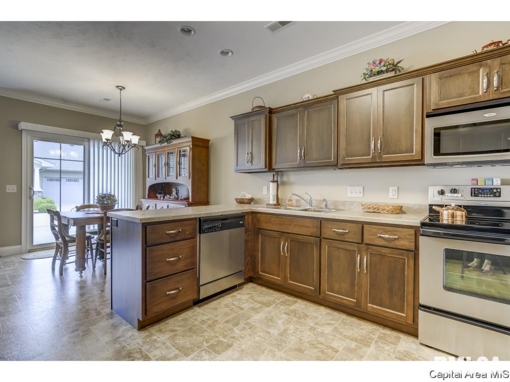 820 Longleaf Court Springfield, IL 62711 - Photo 10 of 31