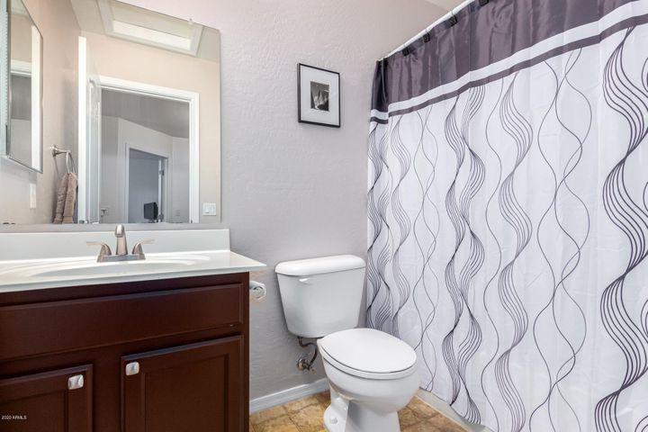 7022 West Mercer Lane Peoria, AZ 85345 - Photo 11 of 13 mercer bath