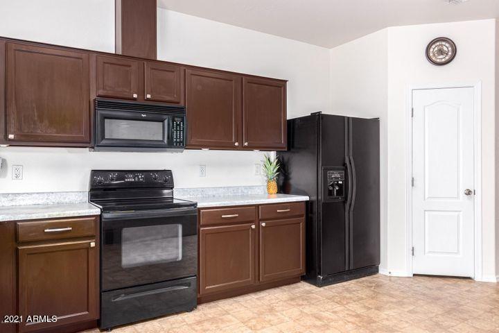 7022 West Mercer Lane Peoria, AZ 85345 - Photo 6 of 13 mercer kit2