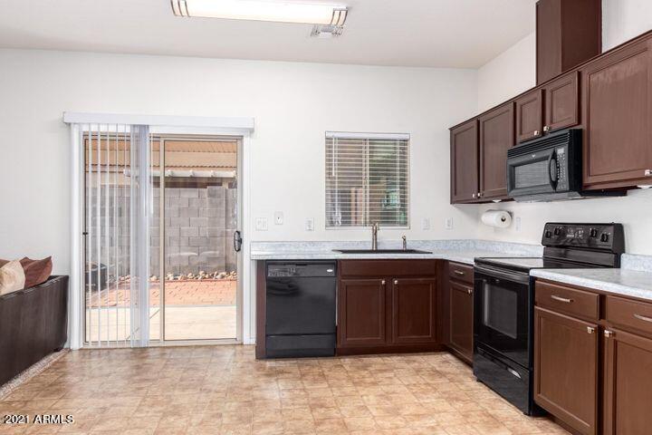 7022 West Mercer Lane Peoria, AZ 85345 - Photo 7 of 13 mercer kit3