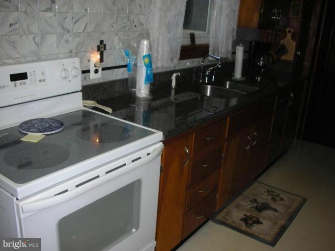 1190 Patuxent Road Odenton, MD 21113 - Photo 10 of 29 Kitchen