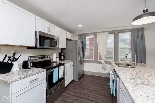 $1,825 | 2248 Nowland Avenue, Indianapolis, IN 46201