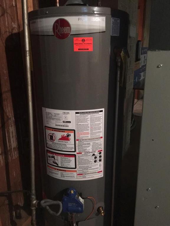 401 Pearce Road Pittsburgh, PA 15234 - Photo 14 of 20 High quality RHEEM hot water tank installed in 2014