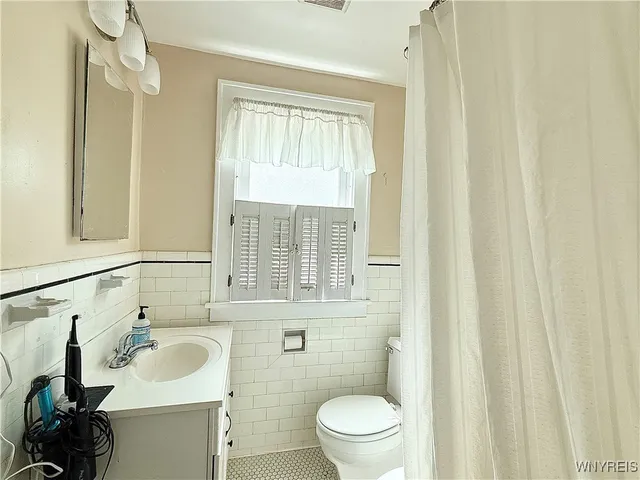 $1,350 | 245 Hamilton Drive, Amherst, NY 14226