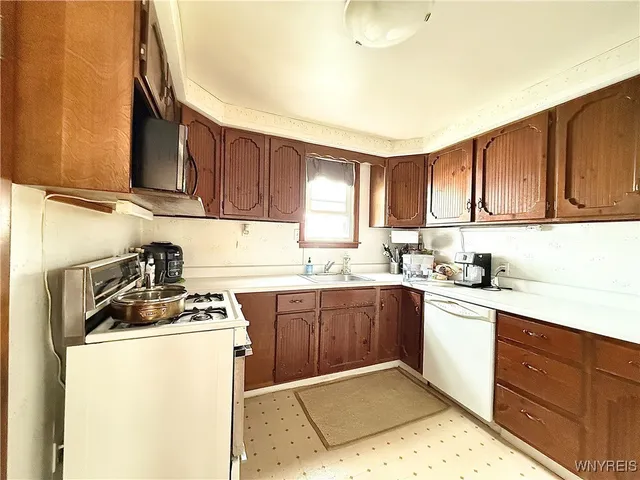 $1,350 | 245 Hamilton Drive, Amherst, NY 14226