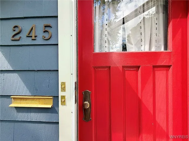 $1,350 | 245 Hamilton Drive, Amherst, NY 14226