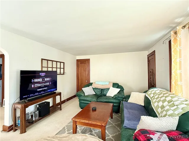 $1,350 | 245 Hamilton Drive, Amherst, NY 14226