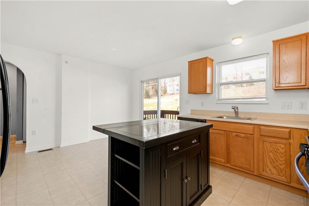 140 Lockheed Drive Coraopolis, PA 15108 - Photo 10 of 25 Gallery Image 10