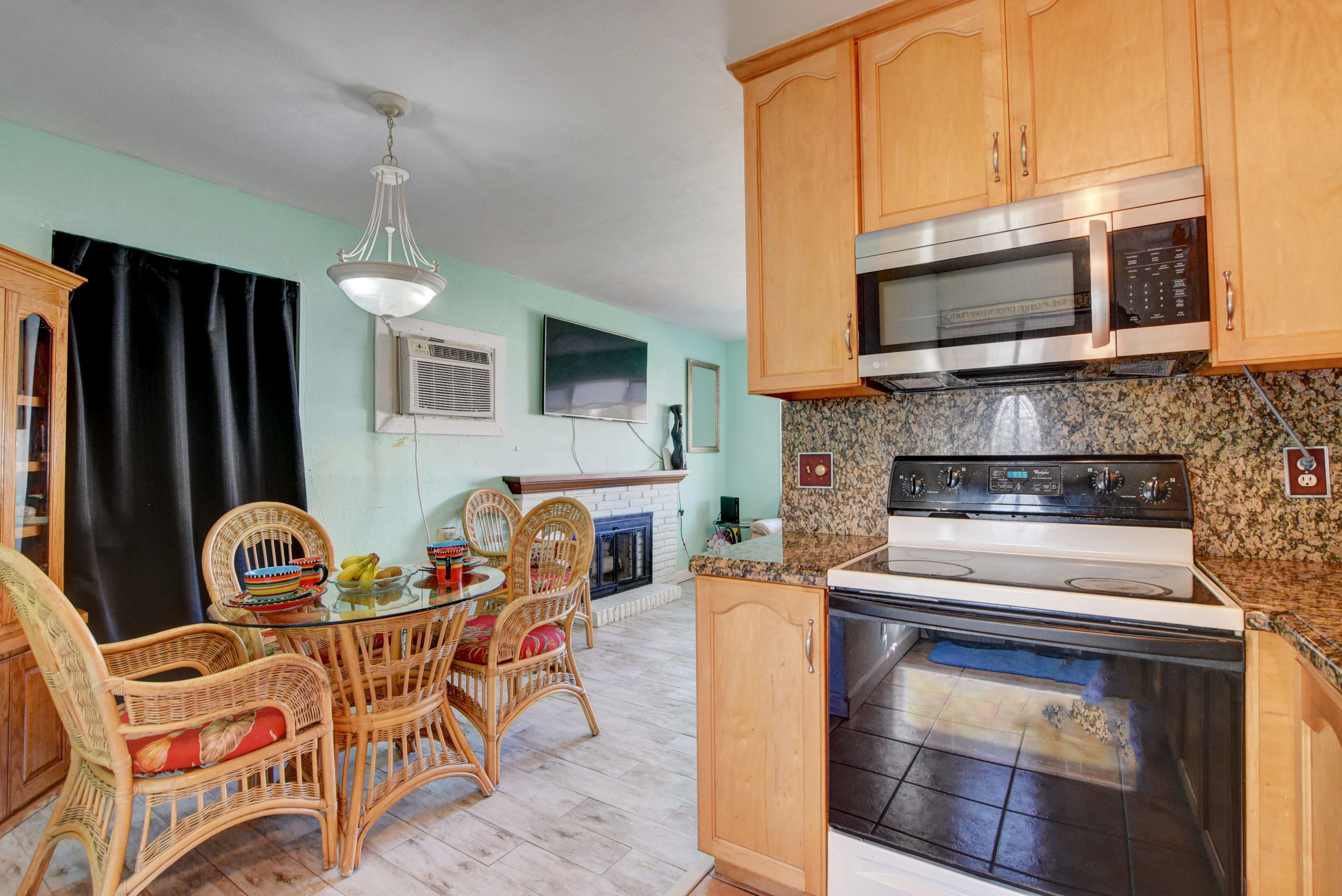 952 Churchill Road West Palm Beach, FL 33405 - Photo 5 of 9 Dining Room Michael Seville Realtor