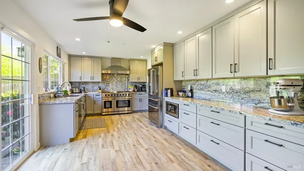 $929,900 | 868 Holly Avenue, Rohnert Park, CA 94928