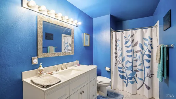 $929,900 | 868 Holly Avenue, Rohnert Park, CA 94928