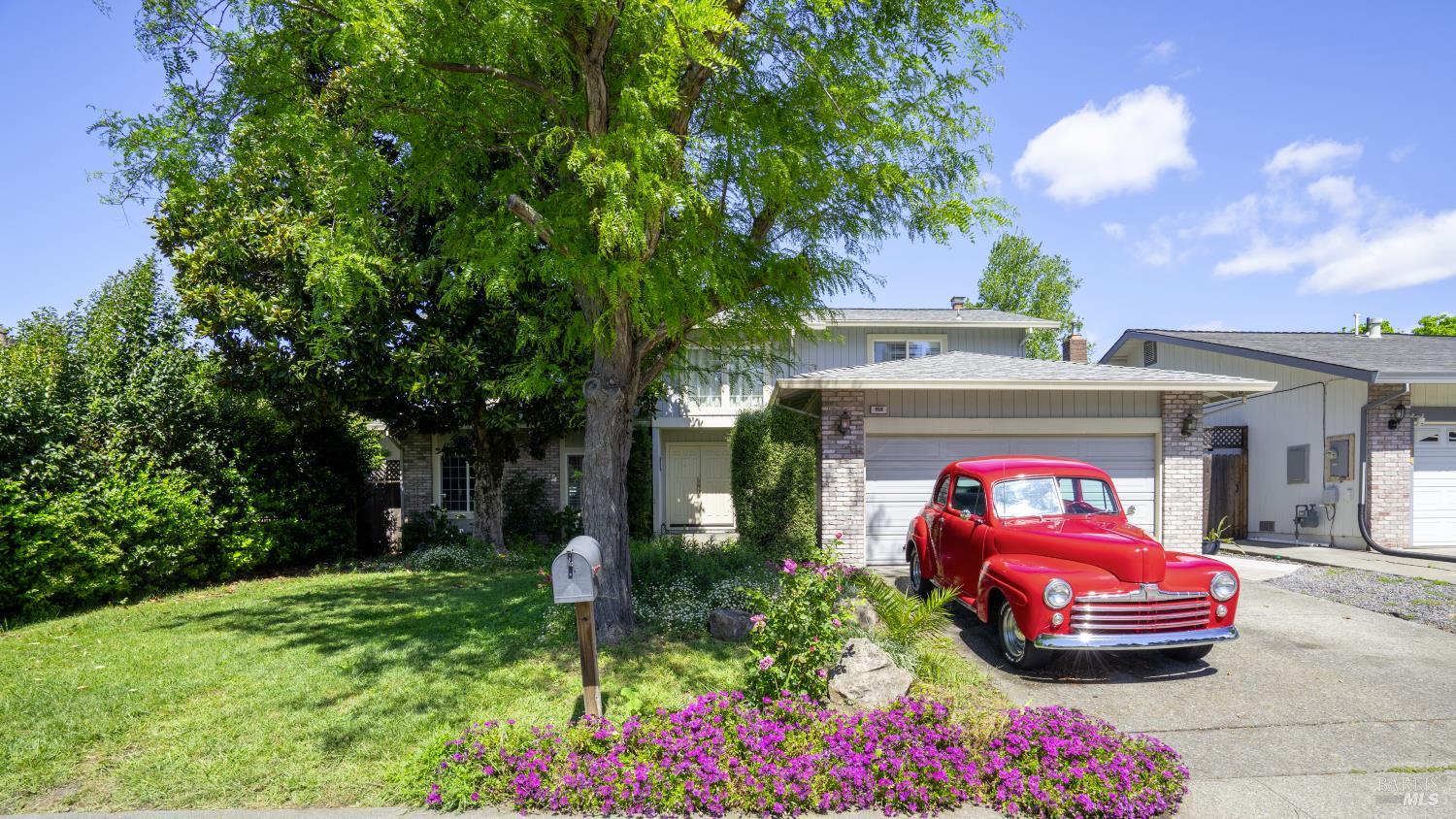 868 Holly Avenue Rohnert Park, CA 94928 - Photo 2 of 48
