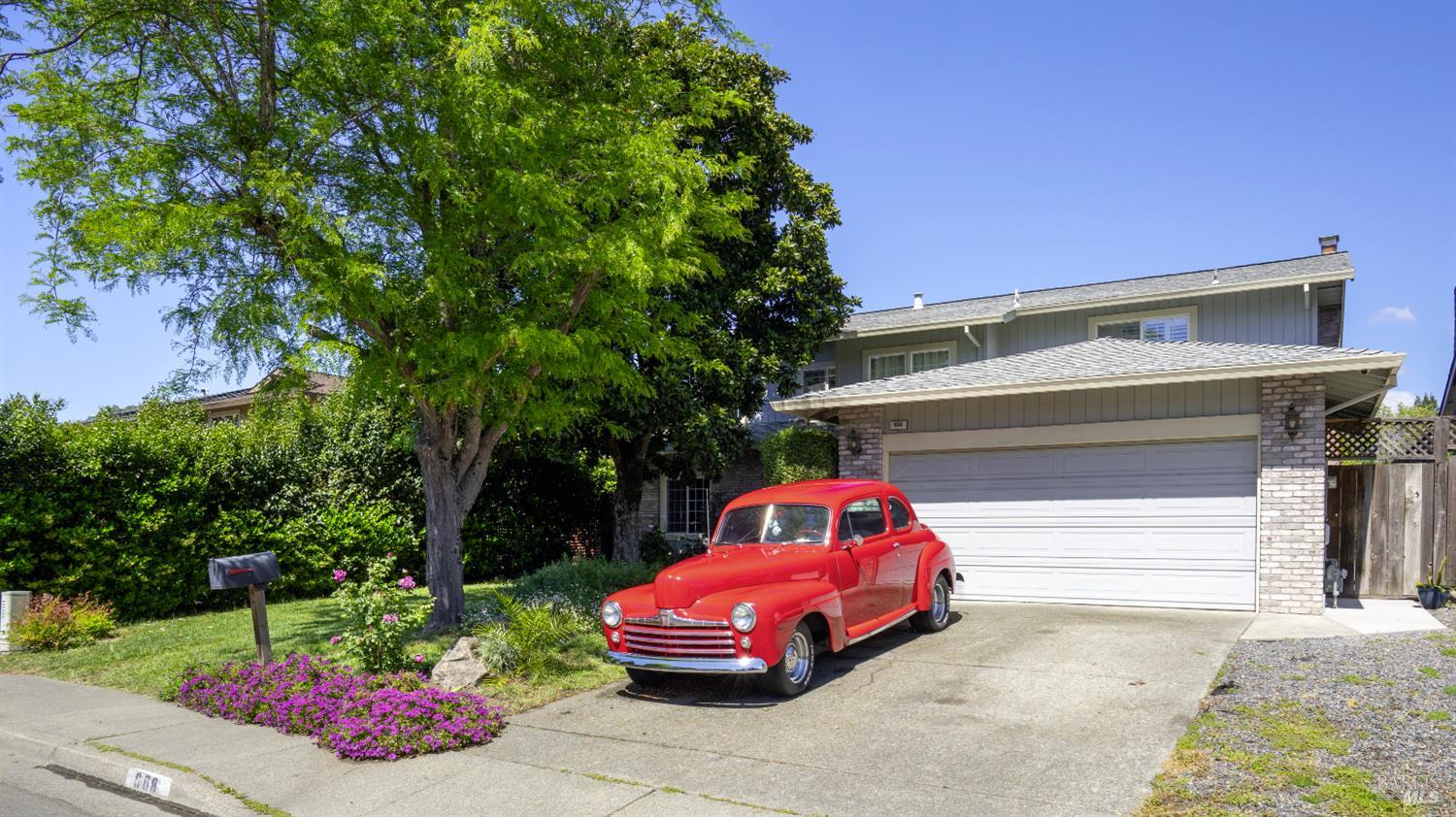868 Holly Avenue Rohnert Park, CA 94928 - Photo 3 of 48