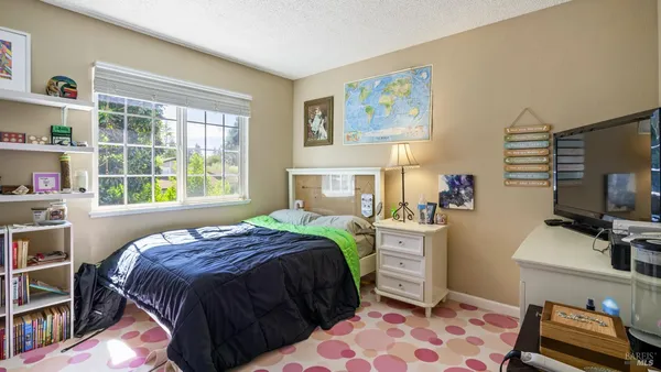 $929,900 | 868 Holly Avenue, Rohnert Park, CA 94928