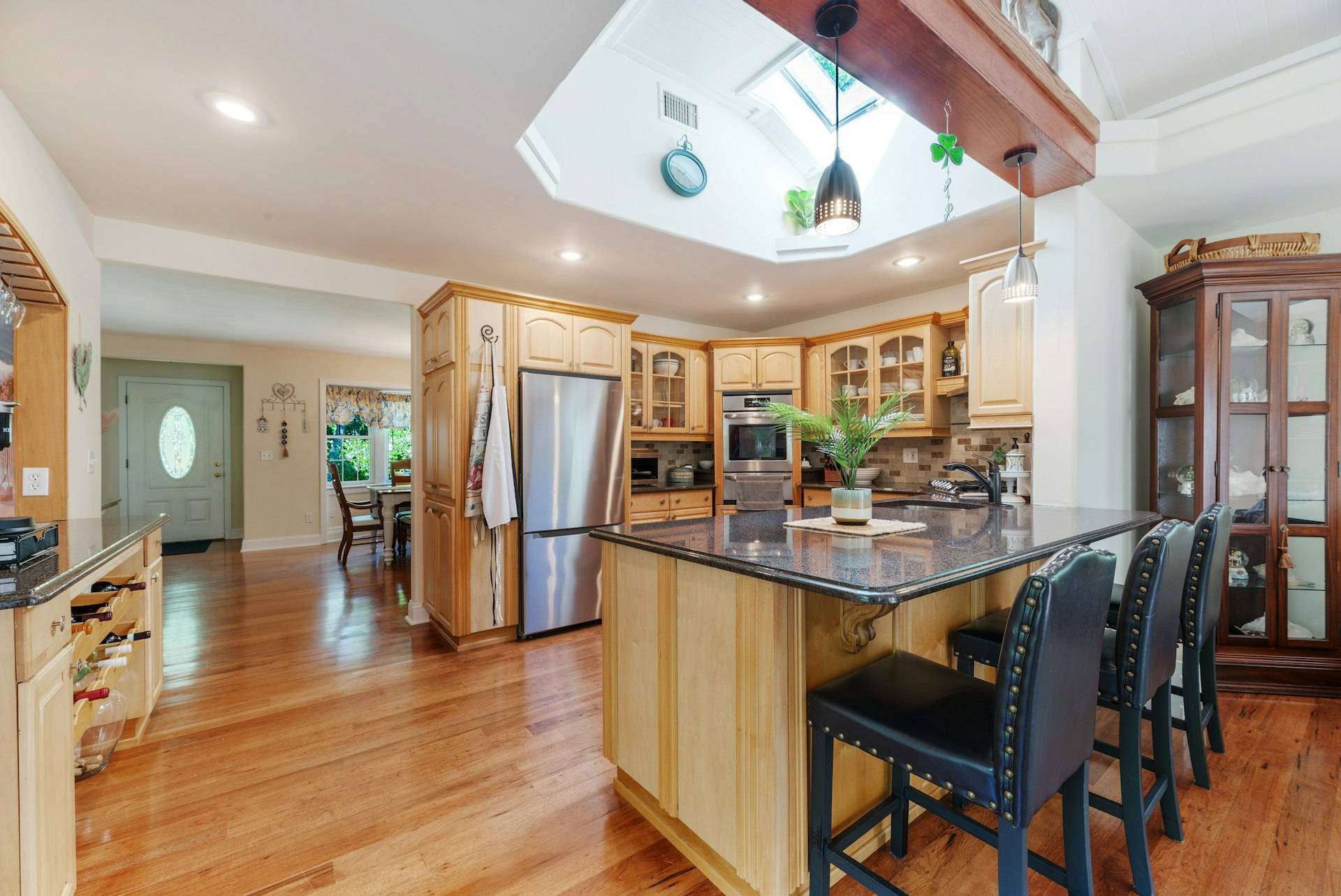 21 Jones Road Hampton Bays, NY 11946 - Photo 8 of 28 Gallery Image 8