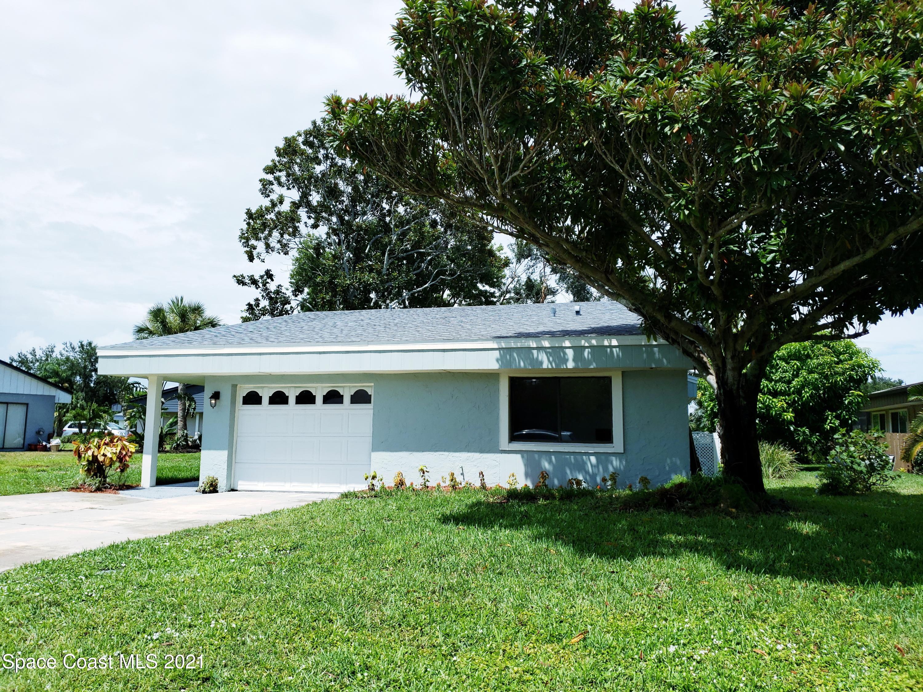 435 Myrtlewood Road Melbourne, FL 32940 - Photo 3 of 40 20210725_160637
