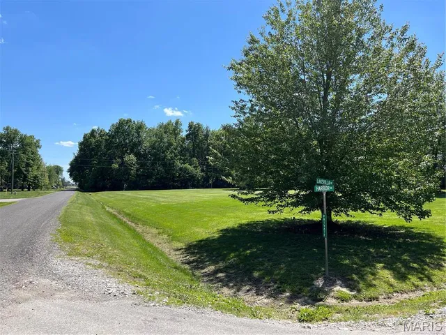 $30,000 | 0 Harbor Drive, Carlyle, IL 62231