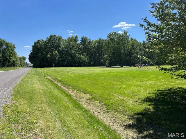 $30,000 | 0 Harbor Drive, Carlyle, IL 62231