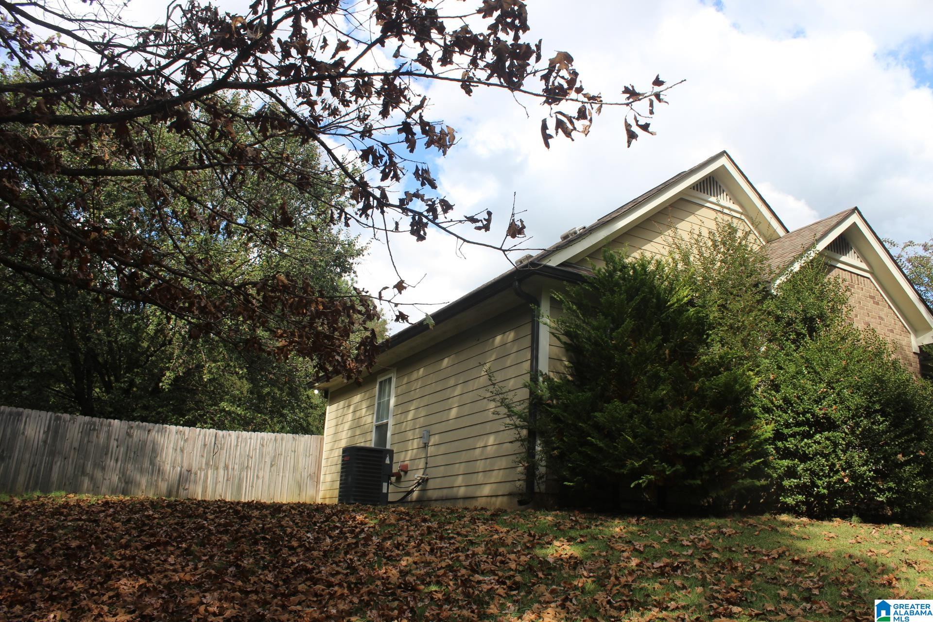 62 Hayfield Loop Dora, AL 35062 - Photo 2 of 21