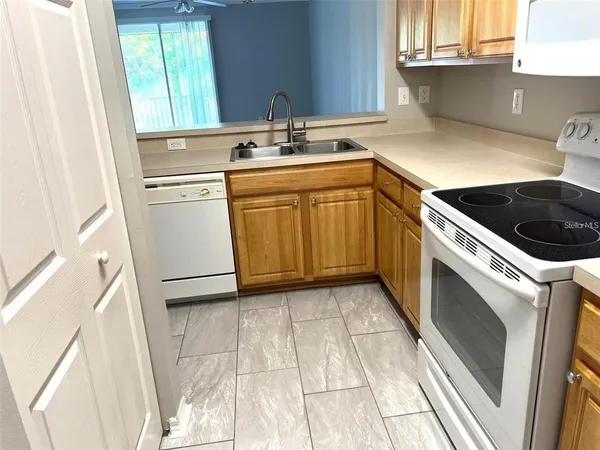 a close view of sink and tap