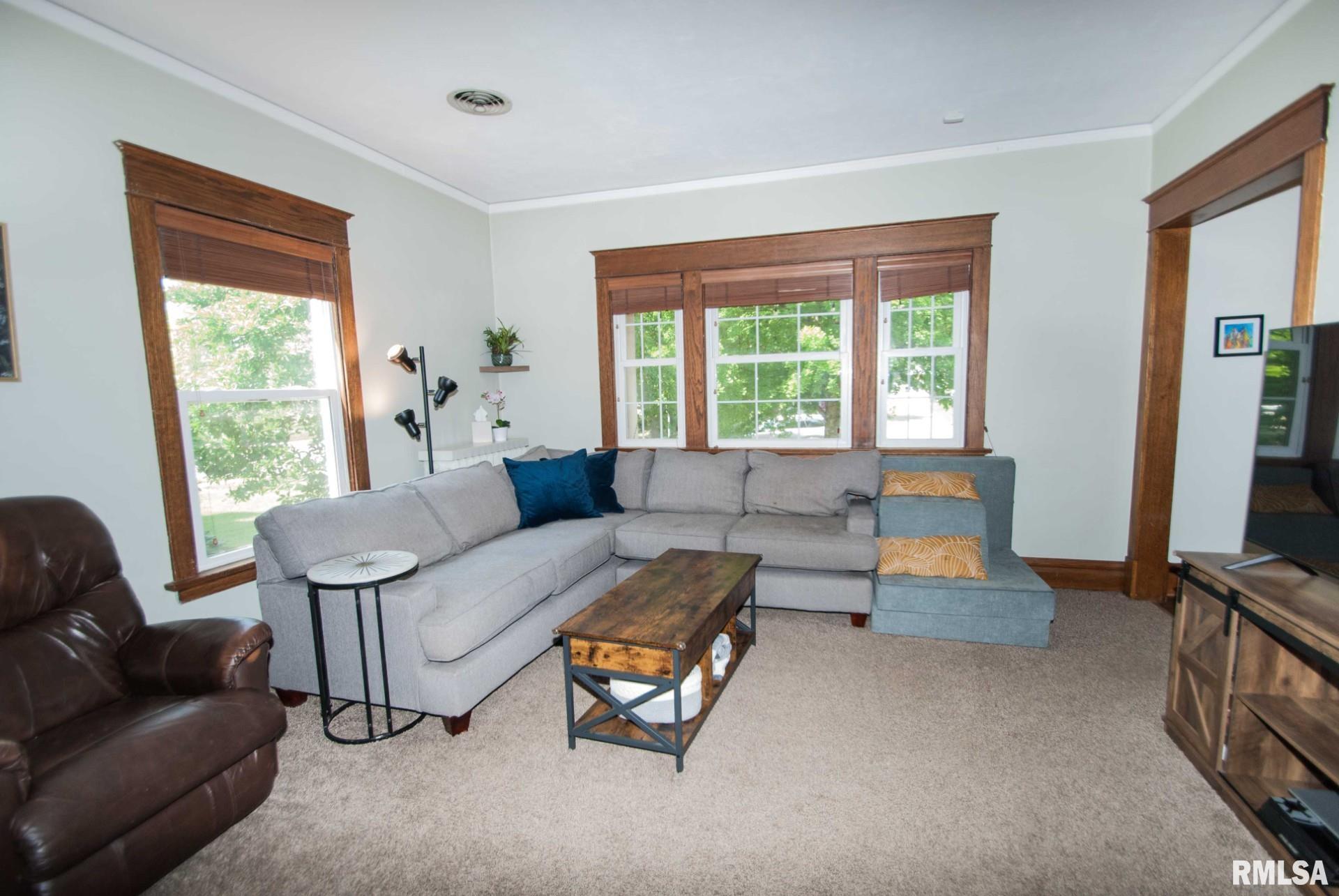 2326 13th Street Moline, IL 61265 - Photo 5 of 18 Gallery Image 5