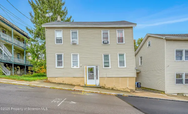$260,000 | 916 West Linden Street, Scranton, PA 18504