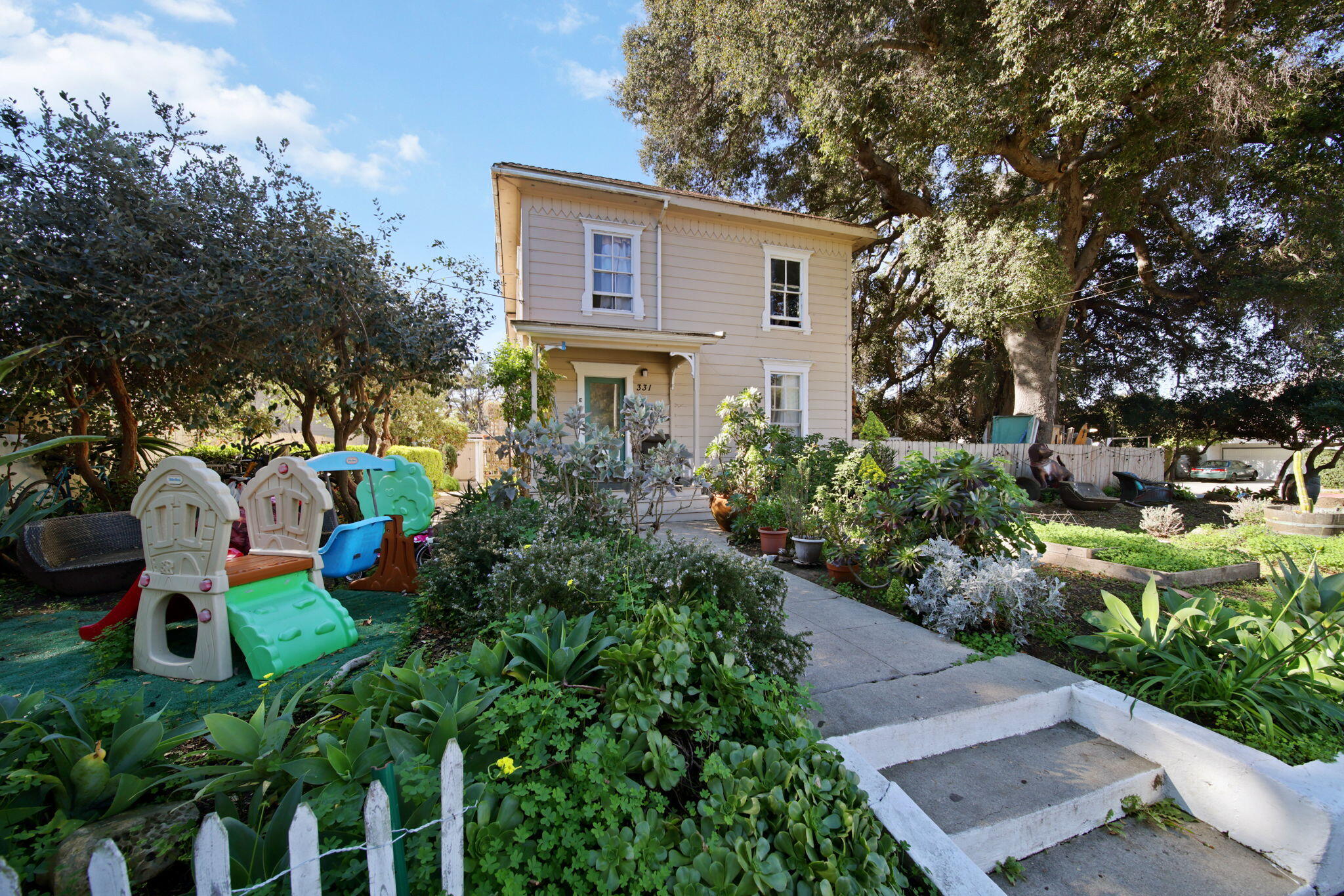 331 North Alisos Street Santa Barbara, CA 93103 - Photo 4 of 50 7-web-or-mls-331 N Alisos St SB-04