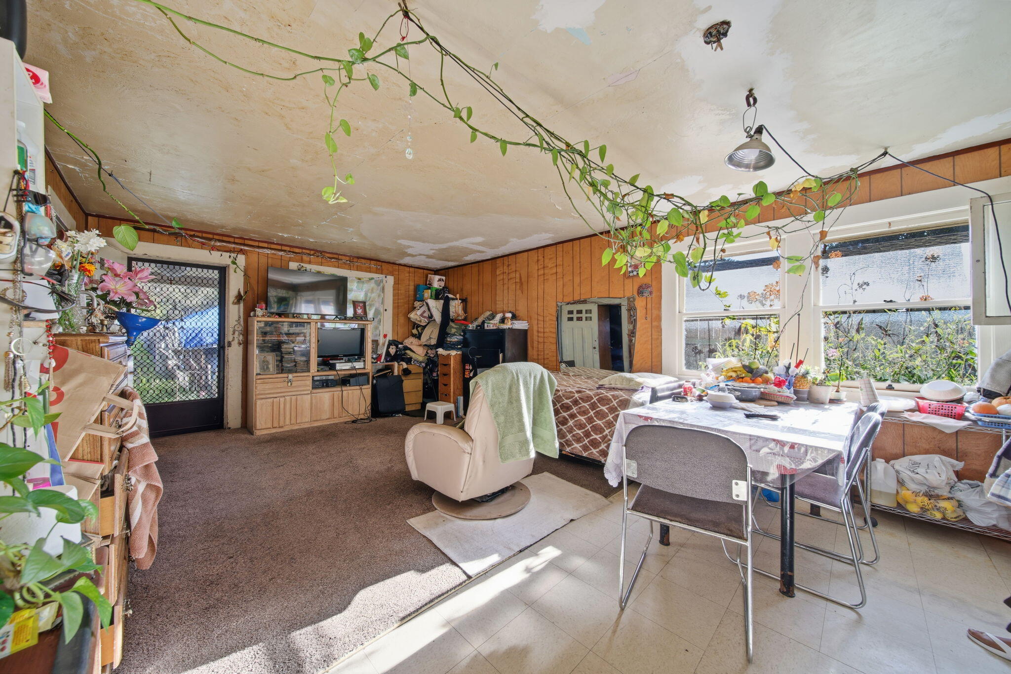 331 North Alisos Street Santa Barbara, CA 93103 - Photo 6 of 50 25-web-or-mls-331 N Alisos St SB-21