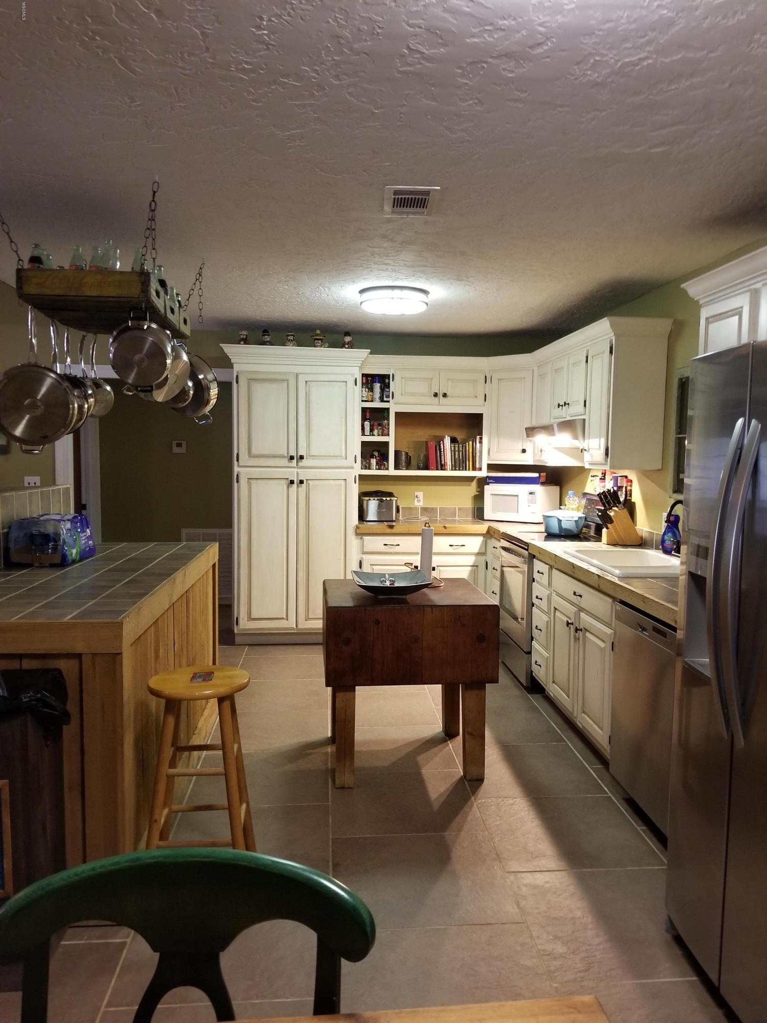 48 Baughman Road Poplarville, MS 39470 - Photo 8 of 20 20180205_152322