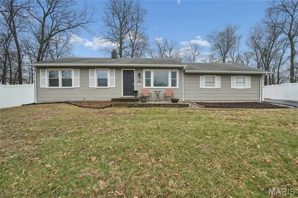 $275,000 | 634 Parker Drive, Ballwin, MO 63021