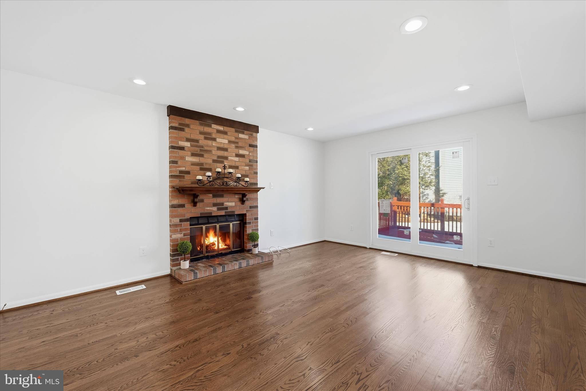 9500 Windbeat Way Columbia, MD 21046 - Photo 5 of 64 Family room with brand new slider doors to deck