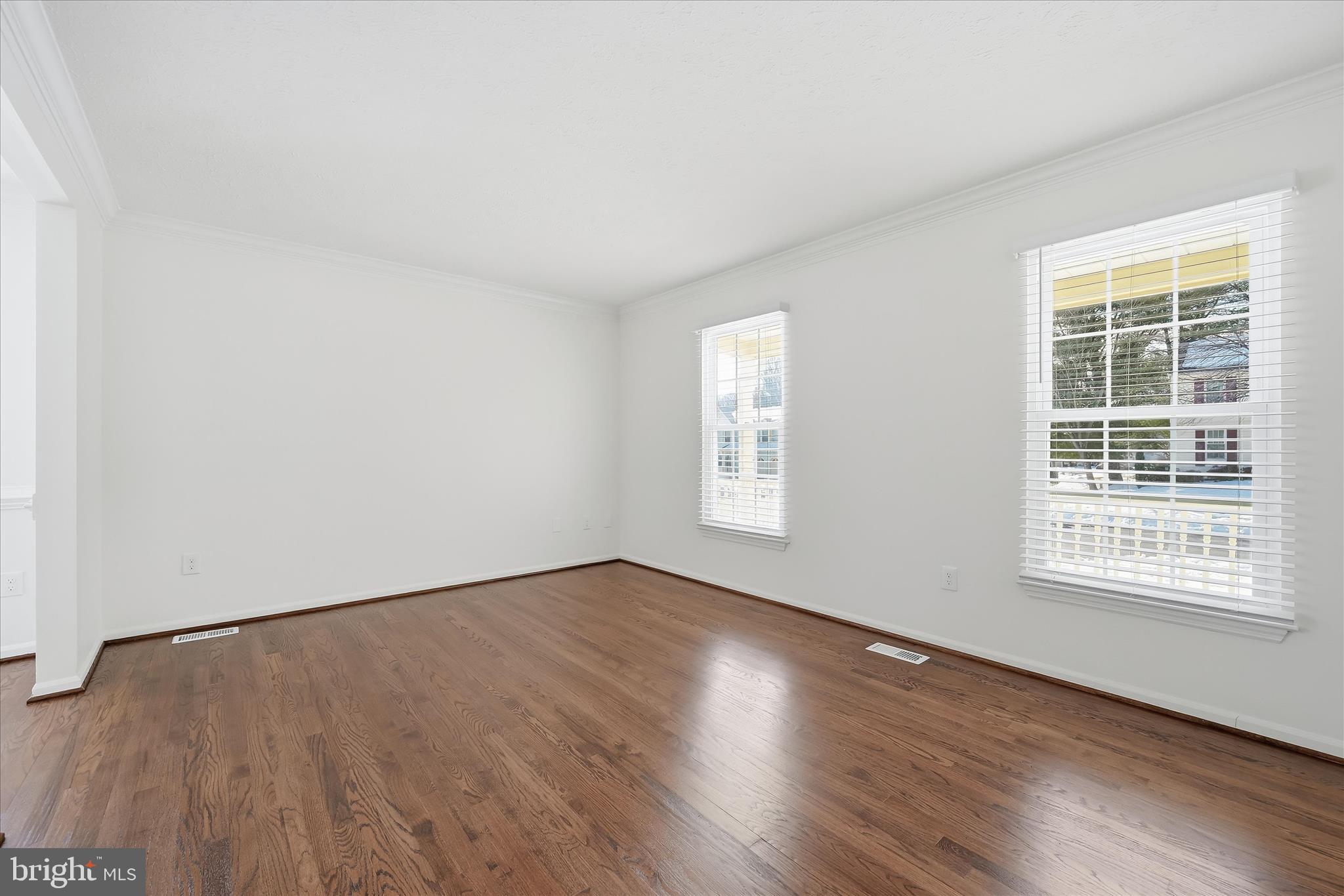 9500 Windbeat Way Columbia, MD 21046 - Photo 9 of 64 Tons of natural light in front living room