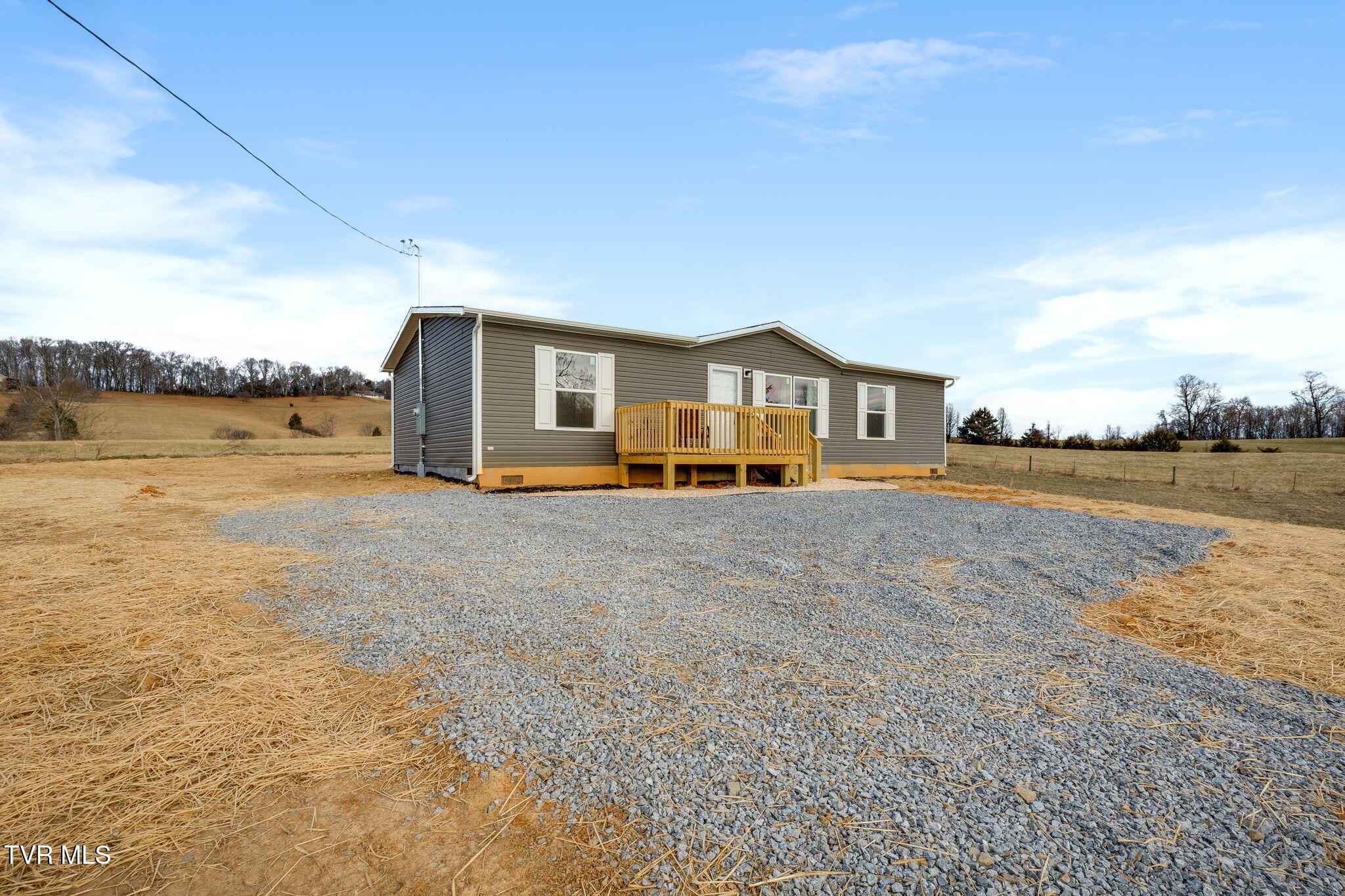 935 Milburnton Road Limestone, TN 37681 - Photo 2 of 26 002