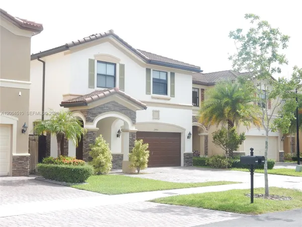 $920,000 | 11455 Northwest 88th Lane, Doral, FL 33178